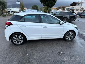 Hyundai i20 1.1 crdi full opt. Accetto permute