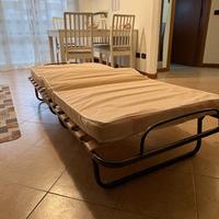 Letto pieghevole con rotelle e materasso(brandina)