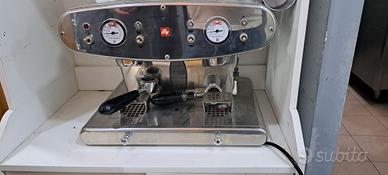 macchina del caffe professionale a capsule