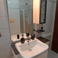 MOBILE BAGNO CON TOP IN MARMO