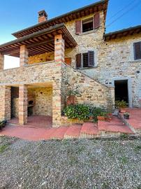 Villa di 1250 m² con più di 5 locali a Arezzo