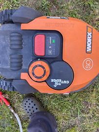 Robot tosa erba Worx  per 600 mq