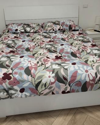 tutto incluso letto, materasso, comò e comodini 