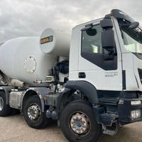 IVECO TRAKKER 500 con betoniera CIFA