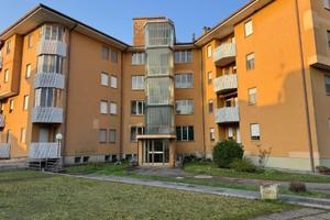 LUMINOSO APPARTAMENTO TRICAMERE CON CANTINA E P...