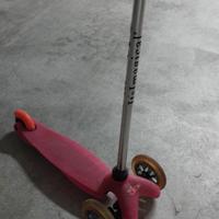 Monopattino rosa per bambina