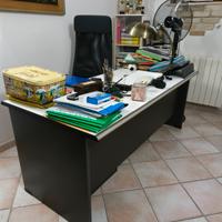 scrivania più sedia 