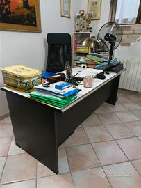 scrivania più sedia 