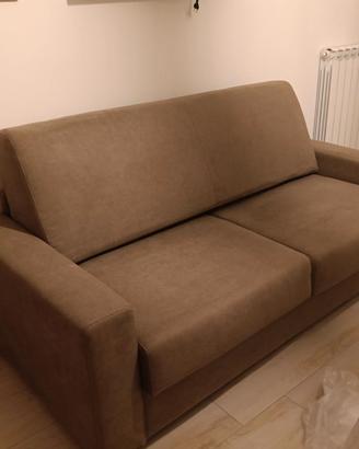 Divano letto matrimoniale, con porta cuscini