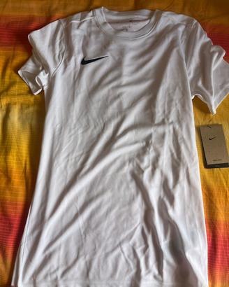 maglietta nike nuova con cartellino