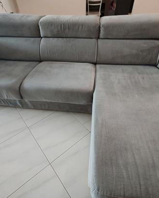 Divano con chaise longue