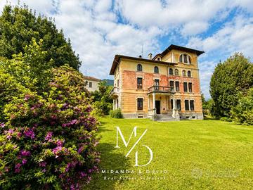 Villa di 480 m² con più di 5 locali e box auto dop