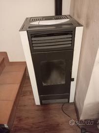 Stufa a pellet in buone  condizioni