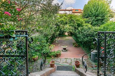Villa di 307 m² con più di 5 locali a Milano