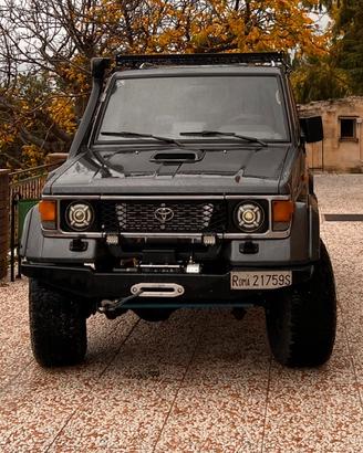 Toyota land cruiser lj70