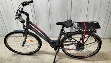 Bicicletta donna con pedalata assistita