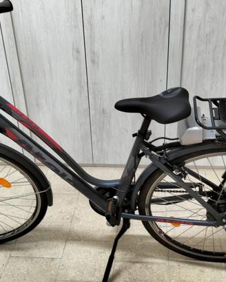 Bicicletta donna con pedalata assistita