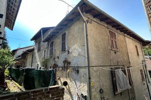 CASA SEMINDIPENDENTE A CASTELLETTO D'ORBA