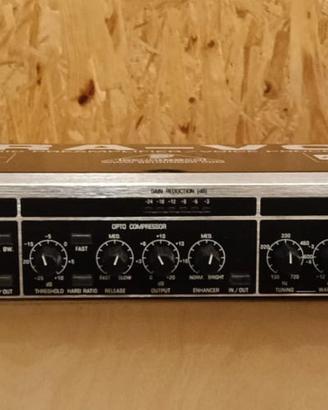  Preamplificatore BEHRINGER ULTRA-VOICE VX2000
