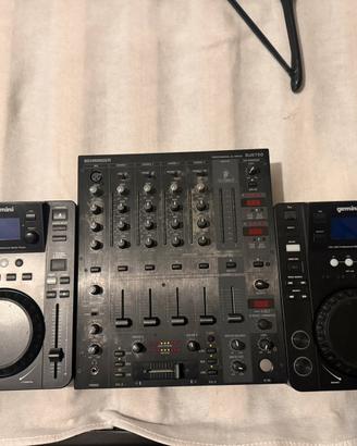 Console completa per dj Behringer Gemini