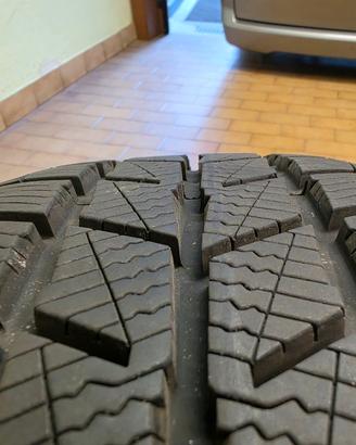 4x Gomme invernali 215/55 R17