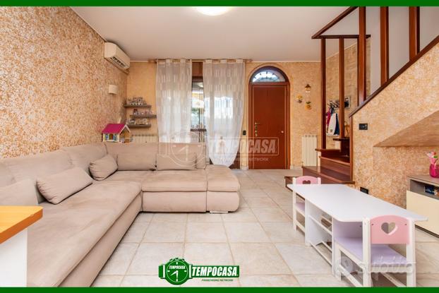 3 LOCALI DUPLEX CON PORZIONE DI GIARDINO PRIVATO E