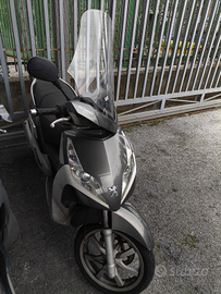 Scooter Peugeot Geopolis 300