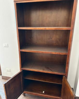 Libreria Alta in Legno Massello con Vano Ante