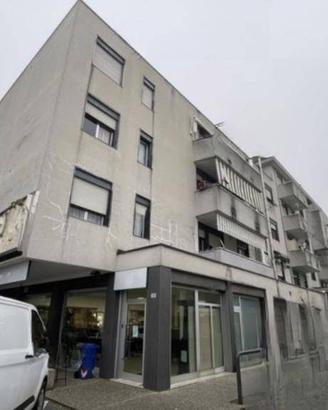 Immobile in asta di 102 m² con 3 locali e box auto
