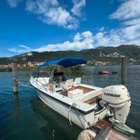 Boston Whaler Outrage 22 + carrello biasse Ellebi