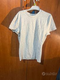 t-shirt grigia
