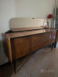 Credenza buffet vintage con specchio