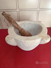 Mortaio genovese con mestolo