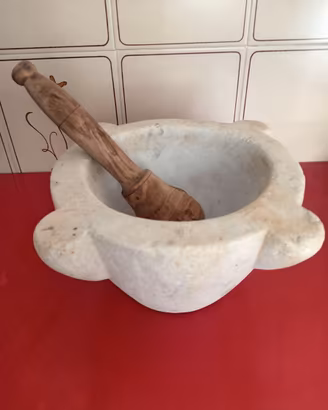 Mortaio genovese con mestolo