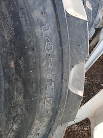 Gomme per escavatore o trattore