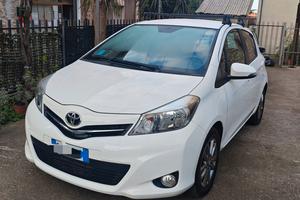 Toyota Yaris Lounge 1000cc Benzina