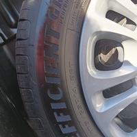 ribassati Good year pneumatici nuovi estivi