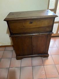 Scrivania in legno artigianale