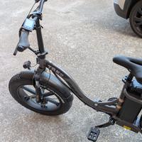 bicicletta elettrica pieghevole 