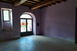 Negozio totalmente ristrutturato