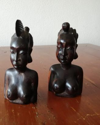 DUE BUSTI PICCOLI DI DONNE IN LEGNO