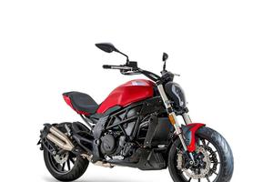 Benelli 502 Cruiser km.0