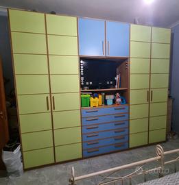 Grande armadio 3 mt per cameretta con vano per TV