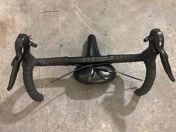 Manubrio con accessori