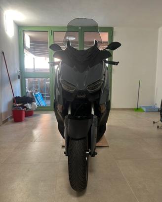 Xmax 300