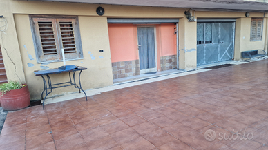 Fondachello Bilocale 350 mare a piano sottostrada