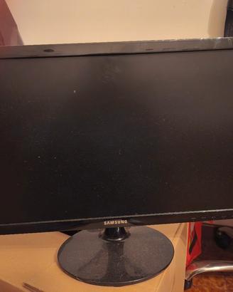  10 monitor 21 pollici
