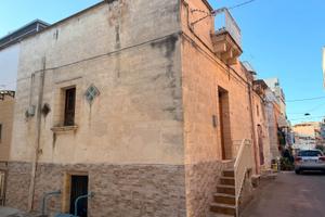 INDIPENDENTE CON TAVERNETTA E TERRAZZO