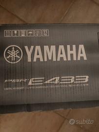 Tasiera Yamaha E433
