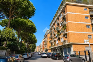 4 LOCALI A ROMA